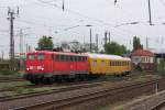 110 236-7 fhrt mit einem Messwagen in den Gterbahnhof Magdeburg-Rothensee.