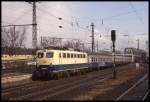 11072 fährt am 25.3.1993 um 14.03 Uhr mit dem Eilzug nach Düren in Köln Deutz ein.