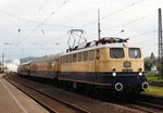 Der historische RHEINGOLD-Zug mit Zuglok E-101239 steht am 15.5.2016 nach der  Sonderfahrt durchs Mittelrheintal abends gegen 19.00 Uhr  im Bahnhof KOBLENZ-EHRENBREITSTEIN.