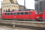 110 223 wartet am 31.03.07 in Augsburg Hbf auf ihren nchsten Einsatz