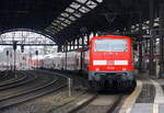 Ein Nachschuss von der 111 126 DB steht mit dem RE4 von Aachen-Hbf nach Dortmund-Hbf.