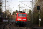 Ein Nachschuss von der 111 122 DB schiebt den RE4 aus Aachen-Hbf nach Dortmund-Hbf und kommt aus Richtung