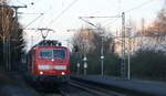 111 115 DB kommt mit dem RE4 Verstärkerzug von Düsseldorf-Hbf nach Aachen-Hbf und kommt aus Richtung Neuss-Hbf,Mönchengladbach-Hbf,Rheydt-Hbf,Wickrath,Beckrath,Herrath und fährt in