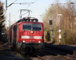 111 125-1 DB kommt mit dem RE4 von Dortmund-HBf nach Aachen-Hbf und kommt aus Richtung Neuss-Hbf,Mönchengladbach-Hbf,Rheydt-Hbf,Wickrath,Beckrath,Herrath und fährt in Erkelenz ein und fährt dann weiter in Richtung Baal,Hückelhoven-Baal,Brachelen,Lindern,Süggerrath,Geilenkirchen,Frelenberg,Zweibrüggen,Übach-Palenberg,Rimburg,Finkenrath,Hofstadt,Herzogenrath, Kohlscheid,Richterich,Laurensberg,Aachen-West,Aachen-Schanz,Aachen-Hbf. 
Aufgenommen vom Bahnsteig 1 in Erkelenz. 
Bei schönem Sonnenschein am Nachmittag vom 27.3.2017. 