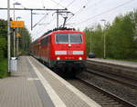 111 147-5 DB kommt mit einem RE4 von Düsseldorf-Hbf nach Aachen-Hbf und kommt aus Richtung Neuss-Hbf,Mönchengladbach-Hbf,Rheydt-Hbf,Wickrath,Beckrath,Herrath und fährt in Erkelenz ein und fährt dann weiter in Richtung Baal,Hückelhoven-Baal,Brachelen,Lindern,Süggerath,Geilenkirchen,Frelenberg,Zweibrüggen,Übach-Palenberg,Rimburg,Finkenrath,Hofstadt,Herzogenrath, Kohlscheid,Richterich,Laurensberg,Aachen-West,Aachen-Schanz,Aachen-Hbf. Aufgenommen vom Bahnsteig 1 in Erkelenz. 
Bei Wolken am Nachmittag vom 14.4.2017.