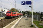 111 112 DB kommt mit dem RE4 von Dortmund-HBf nach Aachen-Hbf und kommt aus Richtung Neuss-Hbf,Mönchengladbach-Hbf,Rheydt-Hbf,Wickrath,Beckrath,Herrath und fährt in Erkelenz ein und