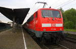 Ein Nachschuss von der 111 096 DB steht mit dem  RE8 Verstärker von Köln-Messe-Deutz nach Kaldenkirchen steht in Kaldenkirchen. 
Aufgenommen vom Bahnsteig 1 von Kaldenkirchen. 
Bei Wolken am Abend vom 5.5.2017.