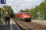 Ein Nachschuss von der 111 125-1 DB schiebt den RE4 aus Aachen-Hbf nach Dortmund-Hbf und kommt aus Richtung