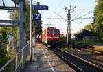 111 111 DB kommt die Kohlscheider-Rampe hoch aus Richtung Neuss,Herzogenrath mit mit dem RE4 aus Dortmund-Hbf nach Aachen-Hbf und fährt durch Kohlscheid in Richtung Richterich,Laurensberg,Aachen-West,Aachen-Schanz,Aachen-Hbf. 
Aufgenommen vom Bahnsteig 2 in Kohlscheid. 
Bei Sommerwetter am Abend vom 18.6.2017.