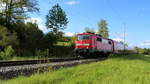Auch im Jahr 2017 sind noch die lokbespannten Wendezüge auf der Mittenwaldbahn anzutreffen, wie hier der RE4879 mit 111 159 drei Dosto93 und Wittenberger Steuerwagen (Bnrbzf 480.3)
Aufgenommen im Mai 2017 zwischen Huglfing und Uffing.