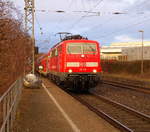 111 119 DB  kommt die Kohlscheider-Rampe hoch aus Richtung Neuss,Herzogenrath mit einem RE4 Verstärkerzug aus Düsseldorf-Hbf nach Aachen-Hbf und hält in Kohlscheid und fährt dann