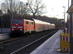 111 125 DB Zieht einen RE4 von Aachen-Hbf nach Dortmund-Hbf kommt aus Richtung Aachen-West,Laurensberg,Richterich, und fährt durch Kohlscheid in Richtung Herzogenrath,Mönchengladbach.