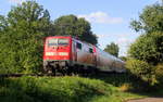 Ein Nachschuss von der 111 113 DB schiebt den RE4 aus Aachen-Hbf nach Dortmund-Hbf und kommt aus Richtung Aachen-West,Laurensberg,Richterich,Kohlscheid die Kohlscheider-Rampe hinunter  nach Herzogenrath.
Aufgenommen von einem Weg in Herzogenrath im Wurmtal.
Bei Sommerwetter am Nachmittag vom 2.9.2019.