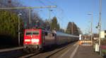 111 150-9 DB kommt mit dem RE4 von Dortmund-HBf nach Aachen-Hbf und kommt aus Richtung Neuss-Hbf,Mönchengladbach-Hbf,Rheydt-Hbf,Wickrath,Beckrath,Herrath und fährt in Erkelenz ein und fährt dann weiter in Richtung Baal,Hückelhoven-Baal,Brachelen,Lindern,Süggerrath,Geilenkirchen,Frelenberg,Zweibrüggen,Übach-Palenberg,Rimburg,Finkenrath,Hofstadt,Herzogenrath, Kohlscheid,Richterich,Laurensberg,Aachen-West,Aachen-Schanz,Aachen-Hbf. 
Aufgenommen vom Bahnsteig 2  in Erkelenz. 
Bei Sonnenschein am Nachmittag vom 21.12.2019.