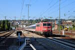 DB 111 191 erreicht mit ihrem TRI RE14-Ersatzzug von Böblingen nach Stuttgart Hbf, den Bahnhof Stuttgart-Vaihingen. (08.09.2023)