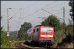 Die Mnchener 111 056 (9180 6111 056-8 D-DB) schiebt den RE 30018  Mnchen-Salzburg-Express  nach Mnchen. (01.08.2009)