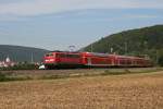 111 040 mit RE 30464 am 19.08.2009 bei Dollnstein im Altmhltal.