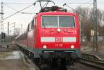 Die 111 116 zieht ihren RE13 von Venlo nach Mnchengladbach am 06.03.2010 in Kaldenkirchen ein
