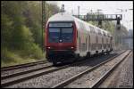 RE4 auf der Fahrt nach Dortmund bei der Einfahrt in den Geilenkirchener Bahnhof. Schublok war die 111 151.
25.04.10 12:34