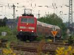 111 125-1 zieht am 11.05.2010 den NRW-Express RE1 aus den Aachener Hbf nach Hamm (Westfalen).