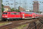 Die 111 111 zieht den RE9 von Aachen nach Gieen durch Kln HBF am 18.07.2010