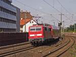 111 176 bei Nrnberg Gleihammer auf dem Weg zum Hauptbahnhof mit Doppelstock-Regionalbahn von Mnchen kommend