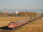 111 166 schiebt am 31.10.2010 ihre RB in der Nhe von Straubing