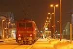 RE10437 nach Dortmund mit Schublok 111 156 beim Halt in Geilenkirchen, 25.12.10 