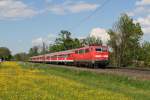 111 041 mit RE 79077 am 04.05.2012 bei Happing.