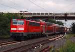 Die 111 113 schiebt hier gerade einen RE4 Zug....am 1.6.2012 durch Korschenbroich.