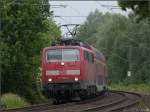 Die 111 158-2 verichtet ihren Dienst im RE Verbund auf der KBS 485. Hier zu sehen
bei Rimburg (bach Palenberg) im Juni 2012.