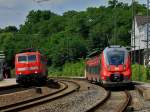 Begegnung in Eschweiler an der KBS 480: links im Bild 111 080 mit RE1 von Aachen nach Paderborn, rechts 442 756 auf Testfahrt der RE9 von Siegen nach Aachen.