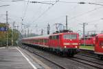 111 012 mit einem Fussballsonderzug nach Bochum am 10.11.2013 in Kln Messe/Deutz