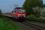 RE4 Verstärkerzug nach Aachen mit 111 118-6 bei Herrath. 3.4.2014