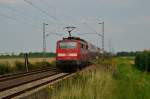 Am 1.8.2014 schiebt die 111 118-6 einen RE4 Zug nach Dortmund.