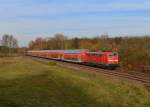 111 067 mit einem RE am 09.11.2012 bei München-Feldmoching.