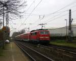 Ein Nachschuss von der 111 146-7 DB  schiebt den RE4 aus Aachen-Hbf-Düsseldorf-Hbf  kommt aus Richtung Aachen-West,Laurensberg,Richterich, und fährt durch Kohlscheid in Richtung