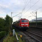 111 128 DB kommt die Kohlscheider-Rampe hoch aus Richtung Neuss,Herzogenrath mit dem RE4 aus Dortmund-Hbf nach Aachen-Hbf und fährt durch Kohlscheid in Richtung