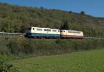 111 001 & E03 001 am 01.10.15 als Tfzf 98341 (Nürnberg-Siegen) bei Karlstadt am Main