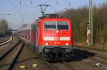 111 158 mit dem täglichen n-Wagen-Leerzug Düsseldorf - Köln-Deutz (Dormagen, 26.11.15).