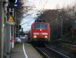 111 112 DB  kommt die Kohlscheider-Rampe hoch aus Richtung Neuss,Herzogenrath mit dem RE4 aus Dortmund-Hbf nach Aachen-Hbf und fährt durch Kohlscheid in Richtung