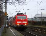 111 119 DB kommt die Kohlscheider-Rampe hoch aus Richtung Neuss,Herzogenrath mit dem RE4 aus Dortmund-Hbf-Aachen-Hbf und fährt durch Kohlscheid in Richtung