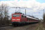 111 060-0  Gundelfingen  hat gerade Heitersheim verlassen und fährt mit ihrer RB nach Offenburg weiter gen Norden. 11.02.2016