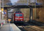 111 040-2 DB kommt mit dem RE4 Verstärkerzug von Düsseldorf-Hbf nach Aachen-Hbf und kommt aus Richtung Rheydt,Wickrath,Beckrath,Herrath,Erkelenz,Baal,Hückelhoven-Baal,Brachelen,,Lindern,Süggerrath,Geilenkirchen,Frelenberg,Zweibrüggen und hält in Übach-Palenberg und fährt in Richtung Rimburg,Finkenrath,Hofstadt,Herzogenrath, Kohlscheid,Richterich,Laurensberg,Aachen-West,Aachen-Schanz,Aachen-Hbf. 
Aufgenommen vom Bahnsteig 1 in Übach-Palenberg. 
Bei schönem Sonnenschein am Nachmittag vom 16.3.2016.