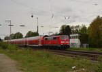 Bei der Ausfahrt ist hier die 111 190 mit einem RE4 nach Aachen vor meine Linse am Donnerstag den 29.4.2016