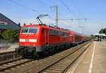 Ein Nachschuss von der 111 147-5 DB schiebt den RE4 aus Aachen-Hbf nach Dortmund-Hbf und kommt aus Richtung