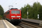 111 010 DB kommt mit dem RE4 von Dortmund-HBf nach Aachen-Hbf und kommt aus Richtung Neuss-Hbf,Mönchengladbach-Hbf,Rheydt-Hbf,Wickrath,Beckrath,Herrath und fährt in Erkelenz ein und