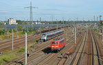 111 048 unternahm am 29.09.16 vom DB Werk Dessau aus eine Probefahrt. Hier rollt sie durch Bitterfeld Richtung Leipzig.