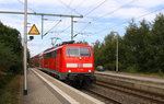 111 158 DB kommt mit dem RE4 Verstärkerzug von Mönchengladbach-Hbf nach Aachen-Hbf und kommt aus Richtung Neuss-Hbf,Mönchengladbach-Hbf,Rheydt-Hbf,Wickrath,Beckrath,Herrath und fährt in Erkelenz ein und fährt dann weiter in Richtung Baal,Hückelhoven-Baal,Brachelen,Lindern,Süggerrath,Geilenkirchen,Frelenberg,Zweibrüggen,Übach-Palenberg,Rimburg,Finkenrath,Hofstadt,Herzogenrath, Kohlscheid,Richterich,Laurensberg,Aachen-West,Aachen-Schanz,Aachen-Hbf. Aufgenommen vom Bahnsteig 1 in Erkelenz. 
Am Nachmittag vom 26.9.2016.