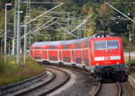 Ein Nachschuss von der 111 105 DB schiebt den RE4 aus Aachen-Hbf nach Dortmund-Hbf und kommt aus Richtung Aachen-Hbf,Aachen-Schanz,Aachen-West,Laurensberg,Richterich,Kohlscheid und hilt in